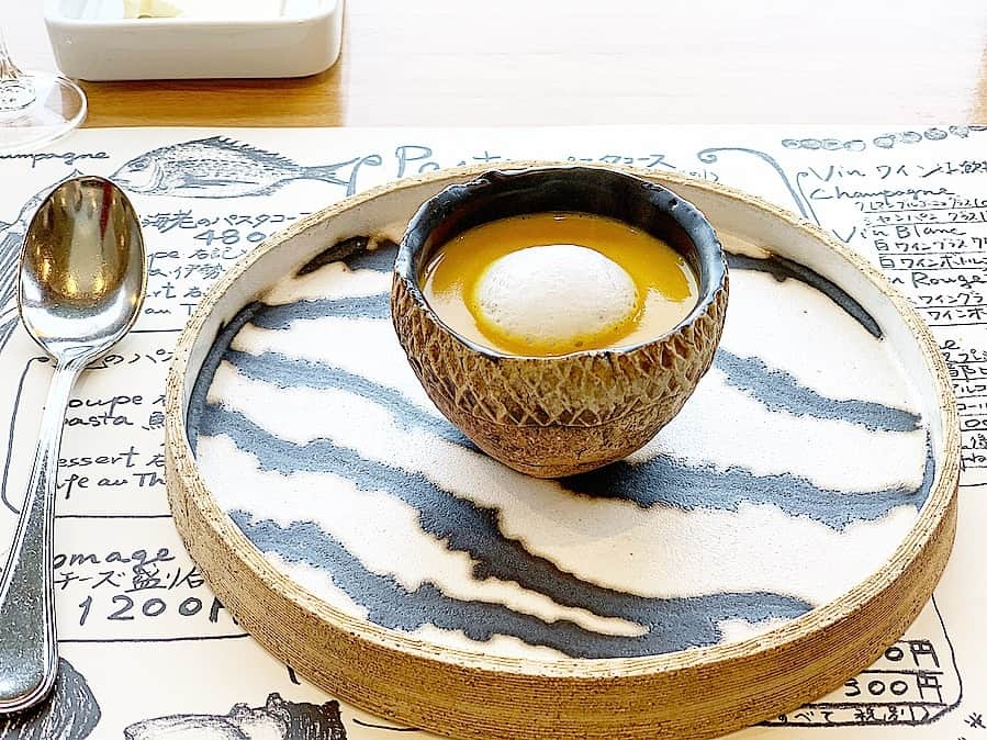 のインスタグラム：「❁︎ ㅤㅤㅤㅤㅤㅤㅤㅤㅤㅤㅤㅤㅤ 伊勢に帰ったら絶対行きたいお店 @campagne_ise  ㅤㅤㅤㅤㅤㅤㅤㅤㅤㅤㅤㅤㅤ #おはらい町 に行った方々から、#カンパーニュ のシュークリームが美味しかった！#こがしルーレ が好き！とよく聞きます♥︎ ㅤㅤㅤㅤㅤㅤㅤㅤㅤㅤㅤㅤㅤ 先日の撮影中も、編集者さんがカンパーニュのシュークリームが食べたい〜と言ってました\♡︎/ㅤㅤㅤㅤㅤㅤㅤㅤㅤㅤㅤㅤ ㅤㅤㅤㅤㅤㅤㅤㅤㅤㅤㅤㅤㅤ ㅤㅤㅤㅤㅤㅤㅤㅤㅤㅤㅤㅤㅤ 他にケーキの種類も色々あるし、食事も出来ますよと本店の話をしたら知らなかったと驚かれました。 ㅤㅤㅤㅤㅤㅤㅤㅤㅤㅤㅤㅤㅤ 観光だと、内宮・外宮から少し離れますが凄く遠いわけではないので、行く価値あり！ オススメです*。 ㅤㅤㅤㅤㅤㅤㅤㅤㅤㅤㅤㅤㅤ スープ、パン、パスタ、デザート、カフェのコース🍽 全部美味しすぎて、幸せ〜❁︎ ㅤㅤㅤㅤㅤㅤㅤㅤㅤㅤㅤㅤㅤ  ㅤㅤㅤㅤㅤㅤㅤㅤㅤㅤㅤ ㅤㅤㅤㅤㅤㅤㅤㅤㅤㅤㅤㅤㅤ ㅤㅤㅤㅤㅤㅤㅤㅤㅤㅤㅤㅤㅤㅤㅤㅤㅤㅤㅤㅤㅤㅤㅤㅤㅤ  ㅤㅤㅤㅤㅤㅤㅤㅤㅤㅤㅤㅤㅤㅤㅤㅤㅤㅤㅤㅤㅤㅤㅤㅤ ㅤㅤㅤㅤㅤㅤㅤㅤㅤㅤㅤㅤㅤ  ㅤ ✧︎*⑅୨୧┈┈┈┈୨୧⑅* ❁︎⑅୨୧┈┈┈┈୨୧⑅✧︎*。 #三重#三重県#伊勢志摩#伊勢市ランチ#伊勢市カフェ#フレンチ#伊勢志摩アンバサダー#尾崎ななみ#73mie」