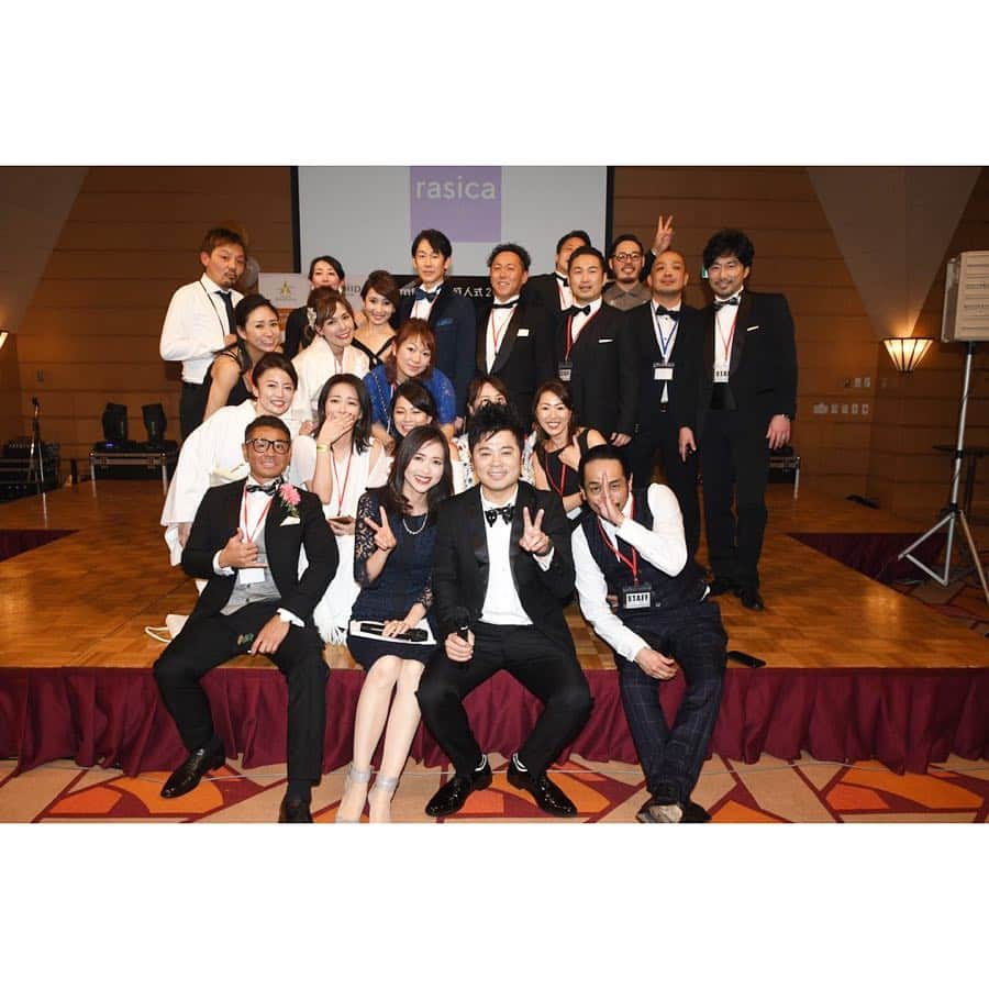 吉田美紀さんのインスタグラム写真 - (吉田美紀Instagram)「・ @premiumwseijinshiki2019  昨日無事終了いたしました。 ・ 素敵なゲストの方々、 たくさんの同級生にご参加いただき、 素晴らしいメモリアルなパーティーになりました。 ・ 責任感が強く情熱的な実行委員メンバーの仲間に入れていただき、皆からは学ぶことばかりでした！ ・ ありがとう✨ ・ トリプル成人式もみんなとしたいな🤣 ・ 受け継がれていく40歳のためのW成人式。 これからW成人式を迎える方々、 是非機会があったらご参加くださいね♡ ・ ・ ・ #W成人式 #プレミアムW成人式 #PremiumW成人式2019 #W成人式2019 #東京 #アメリカンクラブ #2019年3月21日 #40歳 #昭和53年 #1978年生まれ #premiumwseijinshiki #premiumwseijinshiki2019 #チケット購入 #TOKYOAMERICANCLUB  #パーティー #ダブル成人式 #同級生 #夢 #仲間 #情熱  #独身者も既婚者も40歳集まれ #出演者  #豪華ゲスト #アーティスト」3月22日 19時18分 - miki__yoshida