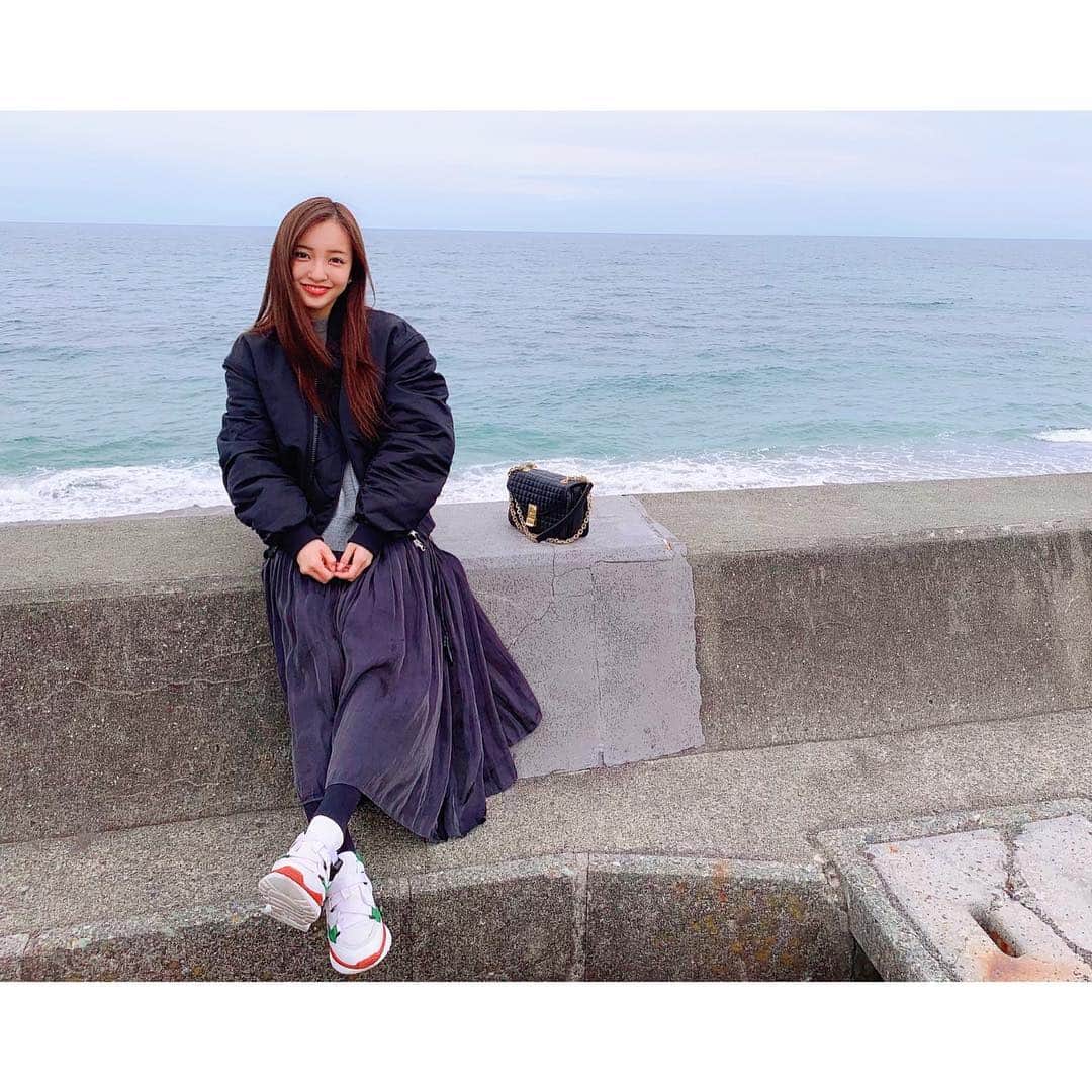 板野友美さんのインスタグラム写真 - (板野友美Instagram)「𓇼𓆡𓆉𓇼𓆡𓆉𓆡  海はパワースポット*ˊᵕˋ*」3月22日 19時34分 - tomo.i_0703
