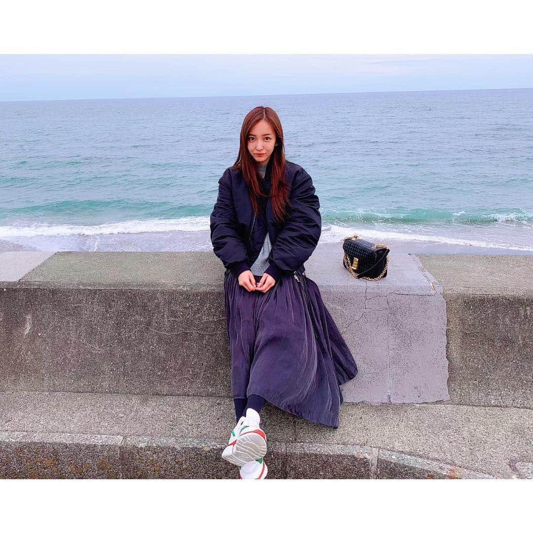 板野友美さんのインスタグラム写真 - (板野友美Instagram)「𓇼𓆡𓆉𓇼𓆡𓆉𓆡  海はパワースポット*ˊᵕˋ*」3月22日 19時34分 - tomo.i_0703