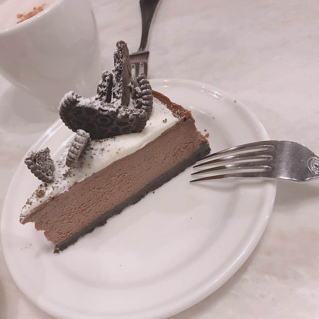 久保怜音さんのインスタグラム写真 - (久保怜音Instagram)「大好きな方とはんぶんこ😋💓 #cafe  #cake  #sweet  #franzeandevans  #カフェ  #表参道カフェ  #カフェ巡り」3月22日 19時35分 - satone_kubo