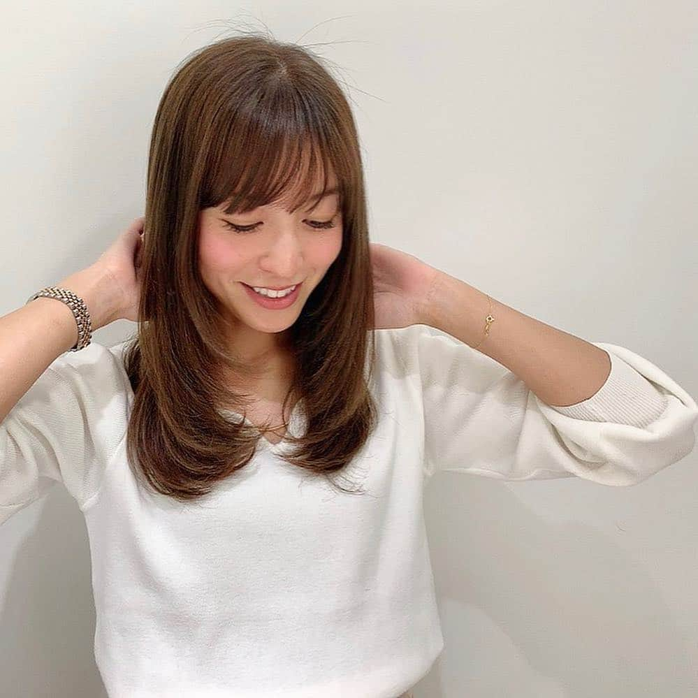 高沢奈苗さんのインスタグラム写真 - (高沢奈苗Instagram)「. 月1のヘアーメンテナンス💇‍♀️✨ . Air-Ginza Central ✂️ 高山店長のお陰で、好みの感じに仕上がりました✨ . カラーもいつも絶妙にニュアンス変えてもらい、わがままオーダーにも優しく応えてくれます😝🙏 . そしてairのトリートメントは本当に素晴らしい仕上がり〜😍✨ . . . #美容室 #エアー銀座セントラル #airginzacentral #beautysalon  #銀座美容室 #ロングヘアー」3月22日 19時41分 - nanaetakasawa