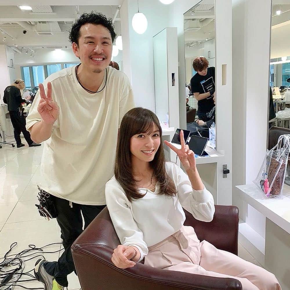 のインスタグラム：「. 月1のヘアーメンテナンス💇‍♀️✨ . Air-Ginza Central ✂️ 高山店長のお陰で、好みの感じに仕上がりました✨ . カラーもいつも絶妙にニュアンス変えてもらい、わがままオーダーにも優しく応えてくれます😝🙏 . そしてairのトリートメントは本当に素晴らしい仕上がり〜😍✨ . . . #美容室 #エアー銀座セントラル #airginzacentral #beautysalon  #銀座美容室 #ロングヘアー」