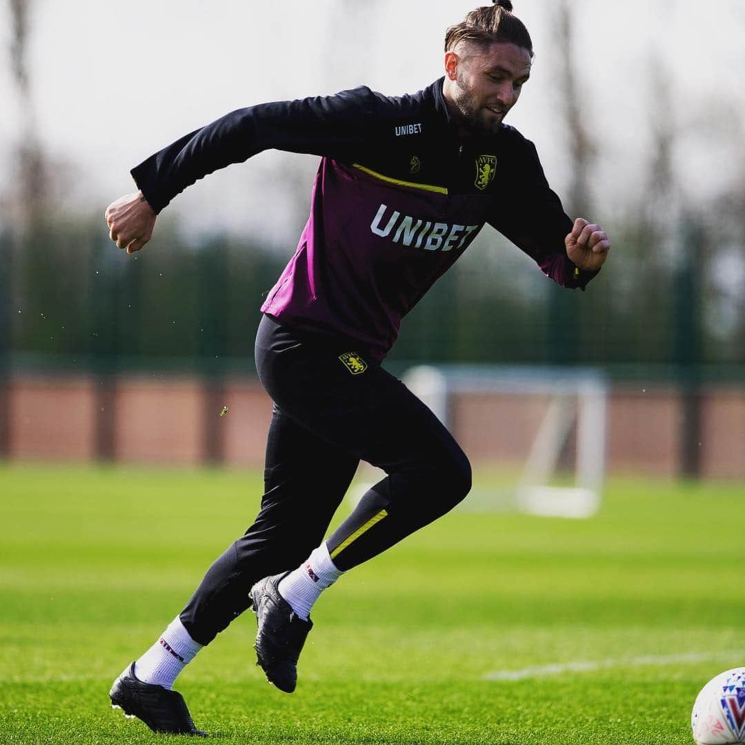 アストン・ヴィラFCさんのインスタグラム写真 - (アストン・ヴィラFCInstagram)「🔙🔜 . Dean Smith confirms @henri_lansbury10 is targeting a return against Blackburn. 👊 . #PartOfThePride #AVFC」3月22日 19時52分 - avfcofficial