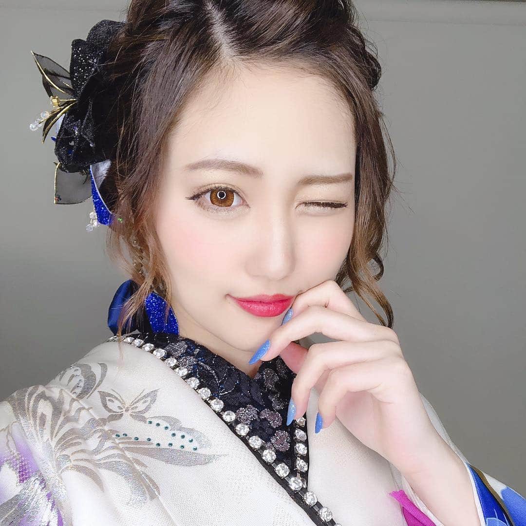 守田美咲さんのインスタグラム写真 - (守田美咲Instagram)「#振袖 撮影🌟🌟 この#髪飾り 新作で激カワ🌹💓 #振袖ヘア #20 #つけまつげ #nars #キャラアイ #髪飾り  #ootd #メイク #ボブ #kr2s #カラコン #chanel #ハイライト #model #kimonogirls #みさみさ」3月22日 19時57分 - misamisa_kimono