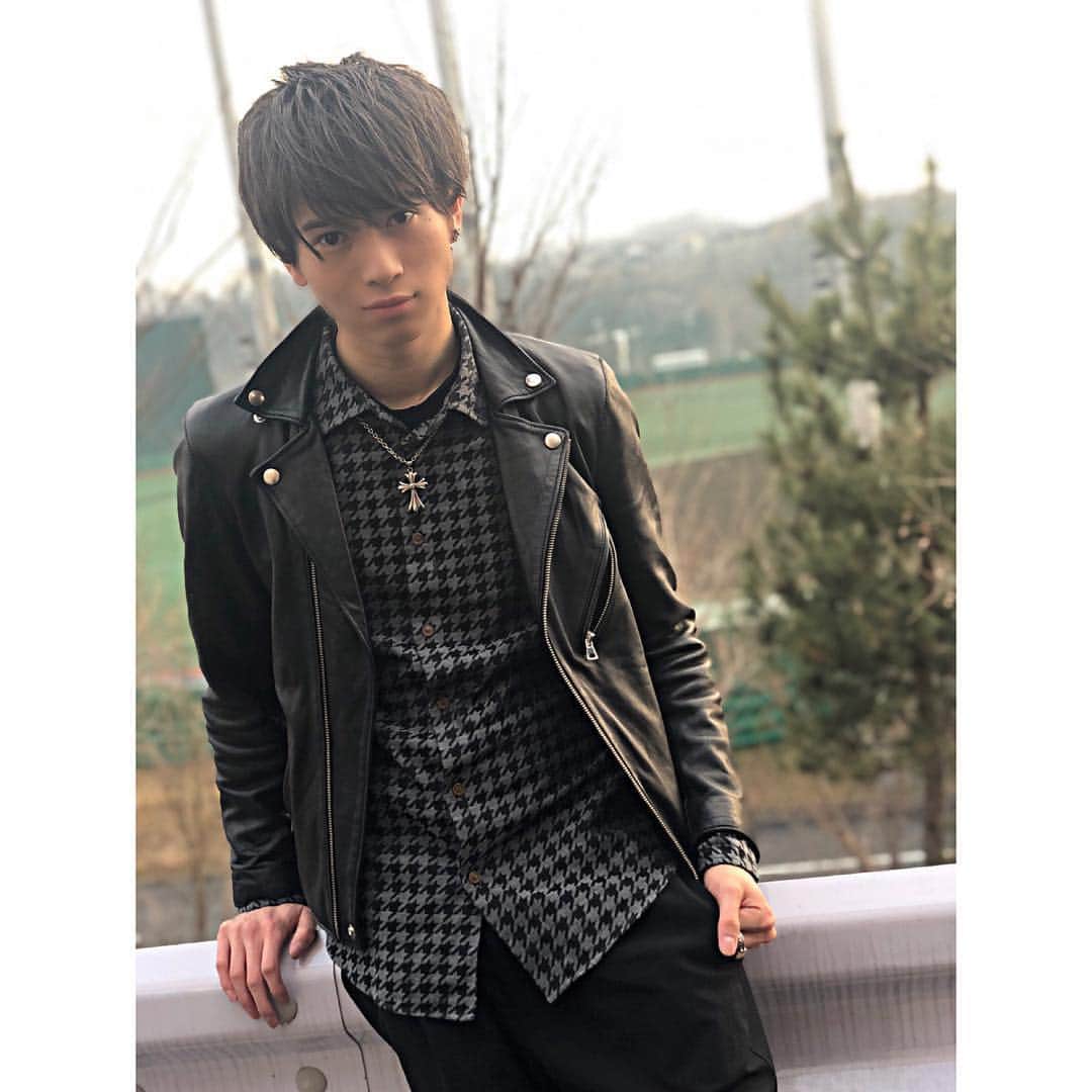 岡田鷹斗のインスタグラム：「From→→→Sendai ・ ・ ・ Takato ✖︎ Ryota ✌︎ ・ ・ ・ 撮影者 @katsuking_0221  #NEVAGIVEUP #DANCEVOCAL #IDOL #MEN #portrait #FASHION #LOVEME #PHOTO #KING #FACE #Sendai #泉大沢イオン  #ネバギブ #ダンスボーカル #アイドル #イケメン #服装 #フォローお願いします #写真  #グレーアッシュ #岡田鷹斗 #ポートレート #仙台」