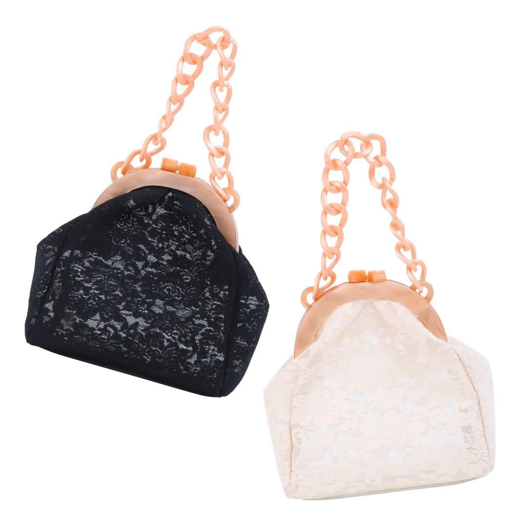 のインスタグラム：「. 【NEW】 . レーシーミニショルダー ￥8,900＋tax . color：ivory / black . 総レースで仕立てた上品なボディと、 ミルキーカラーのアクリルが可愛いバッグです😍✨ 公式ストライプクラブは25日(月)まで送料無料キャンペーン中❣️ . . #honeysalonbyfoppish #honeysalon #ハニーサロン #ハニサロ #ハニサロバッグ #チェーンバッグ #レース #レースバッグ #ミニバッグ #ショルダーバッグ #透け #minibag #lace #bag #2way #shoulderbag #spring #newin」
