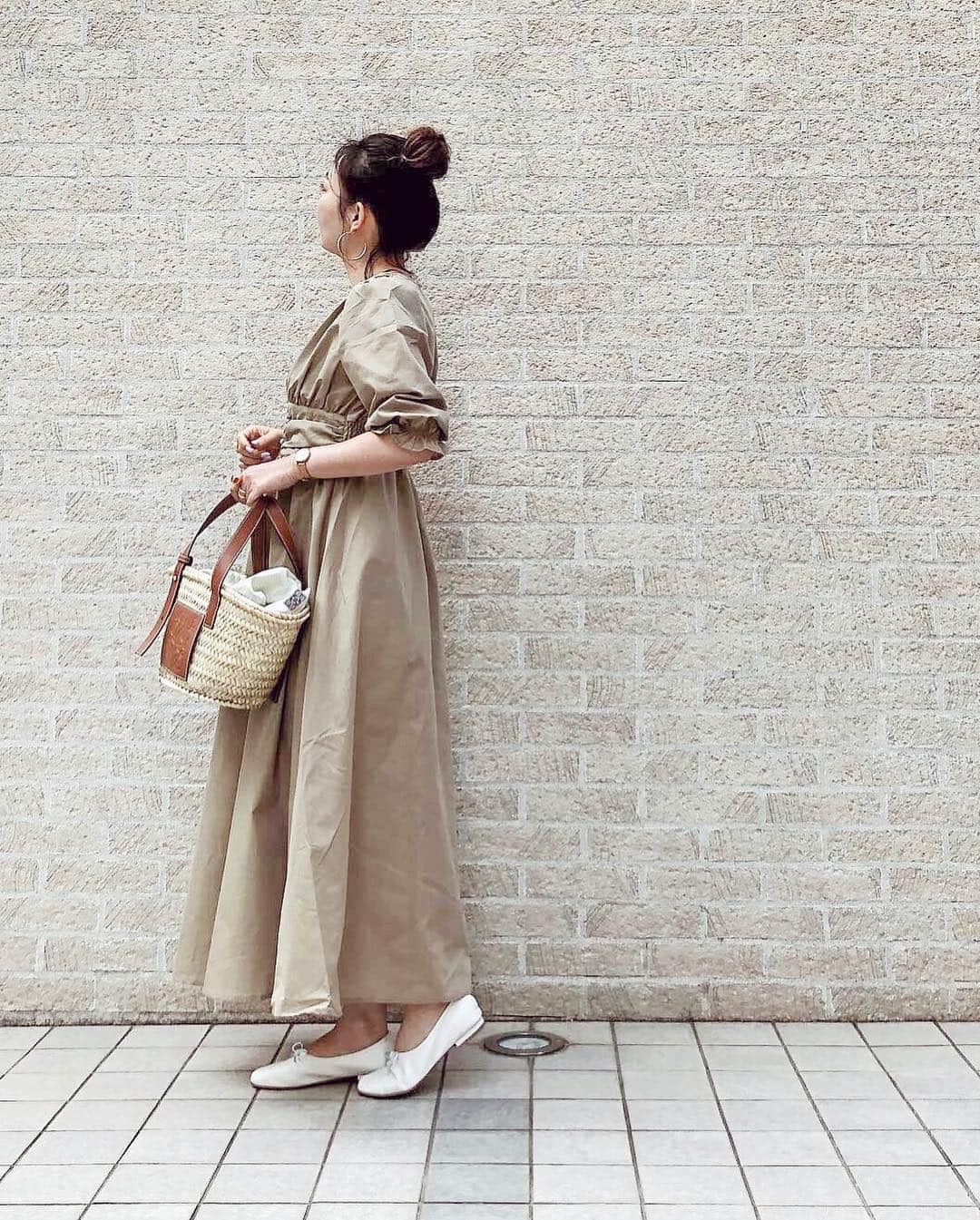 nanaさんのインスタグラム写真 - (nanaInstagram)「ㅤ ㅤ 2019.3.21 Fri #nanacoordinate 𓇼 ななコ 🐼ㅤ ㅤ ㅤ beige 𓆸𓆸𓆸  ㅤ @fifth_store の#ウエストギャザーロングワンピース が ﾒﾁｬｸﾁｬﾒﾁｬｸﾁｬ可愛すぎる❤︎❤︎❤︎ ﾅﾆｺﾉ絶妙ｶﾗｰ𓀠 ﾀｯﾌﾟﾘﾌﾝﾜﾘがｶﾜｲｲ𓋜 ﾀｯﾌﾟﾘｷﾞｬｻﾞｰがｶﾜｲｲ𓈖 ﾎﾞﾘｭｰﾑｽﾘｰﾌﾞもｶﾜｲｲ𓀤 ﾛﾝｸﾞな丈感もｻｲｺｰ𓂅  ㅤ ㅤ ㅤ 昨日は久しぶりの叙々苑❤︎❤︎ 私は初ﾏｯｺﾘでやったｹﾄﾞ ﾎﾞﾄﾙ2人で飲み切れた𓀠𓀠 ｵﾄﾅﾆﾅｯﾀﾅｰ𓃻 ｶﾙﾋﾞにﾊﾗﾐ美味しかったﾈ𓂃𓃟𓃟 ㅤ ㅤ ㅤ blog更新してます✎*。 ━━━━━☞topからﾄﾍﾞﾏｽ𓅩𓂃  ㅤ ㅤ  onepiece…#fifth #fifthtl #fifth通販 ☞なんと40%OFFクーポン出てた𓀠𓀠𓀠  ㅤ ㅤ ㅤ ㅤ ㅤ #ワンピース #onepiece #フィフス #ワンピースコーデ #code #outfit #fashion #ootd #coordinate #大人カジュアル  #locari mery  beaustagrammer #プチプラコーデ  mineby3mootd #instafashion fashionblogger #fashionista #데일리록 #코디 #옷스타그램 #멋스타그램 #穿搭 #오오티디  #패션스타그램  #楽天roomに載せてます #roomインフルエンサー」3月22日 20時03分 - nanapanda517