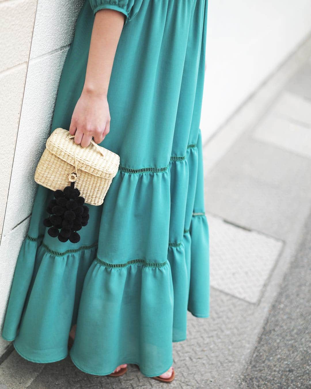 井上晃子さんのインスタグラム写真 - (井上晃子Instagram)「brand new "SUMMER MAXI DRESS"🌿 明日、3/23から NAGOYA popupにて 予約販売startします💚 greenとpurpleの2色展開です。 お届けは4月中旬〜下旬予定。 (詳細はストーリーにupします) . . #akiki#dress#madeinjapan#25ans 掲載♡ #nagoya  #akiki_isetan」3月22日 20時05分 - akiki_2015