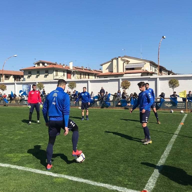 エンポリFCさんのインスタグラム写真 - (エンポリFCInstagram)「#ScuoladelTifo Ospiti speciali stamani al Castellani: gli alunni dell'Istituto scolastico Baccio da Montelupo di Montelupo Fiorentino hanno prima incontrato gli azzurri ed hanno poi assistito alla seduta di allenamento che si è svolta al Sussidiario 📸」3月22日 20時06分 - empoli_fc_official