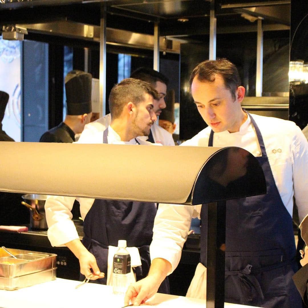 Table 9 TOKYO のインスタグラム：「Grazie mille 🇮🇹🇮🇹﻿ ﻿ 先日開催されたイベント「ALBERTO FACCANI SPECIAL DINNER 」は沢山のお客さまにお越しいただき、大盛況となりました！！ @magnoliacesenatico  @albertofaccani  @table9tokyo @shinagawaprincehotel  #italy ————————————————— #tokyo#japan#品川プリンスホテル#接待#グルメ#品川#shinagawa##ホテル#グルメ女子#food#life#旅行#travel#ウェディング#食事会#顔合せ#バー#bar#結婚式らしくない結婚式」