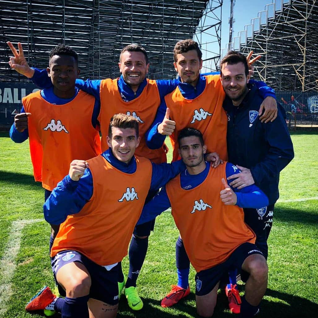エンポリFCさんのインスタグラム写真 - (エンポリFCInstagram)「Il torneino del venerdì è vinto dalla formazione arancio 🔶 di @manuelpasqual, @gdilorenzo2, @salihucan48, @giuseppe_montaperto10 e @siidibee」3月22日 20時34分 - empoli_fc_official