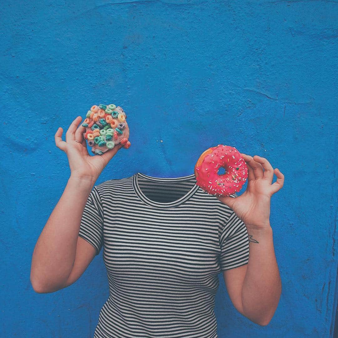Giuseppe Pepeさんのインスタグラム写真 - (Giuseppe PepeInstagram)「#LoosingMyMind . ~ SHAPES 3/3 🍩 💎🎉 . How would you look without your head? . Thanks to miss @hellosaratramp [🇺🇸] US for inspire me in this headless series and Thanks for be part of this project, with your delicious shot 😋 #pepedsgn . #headlesspic #creativeart #designideas #stillalive #mixedfeelings #giuseppepepe #antibeauty #artist_features #theweekoninstagram #primerolacomunidad #ps_editing #artistsoninstagram #artoftheday #_art_psycho  #artofvisuals #creativityfound  #thedesigntip #creative #igcreative_editz #fxCreatives #pr0ject_uno #propixz #launchdsigns #thecreateart #surrealismartcommunity #surrealart」3月23日 6時27分 - pepedsgn