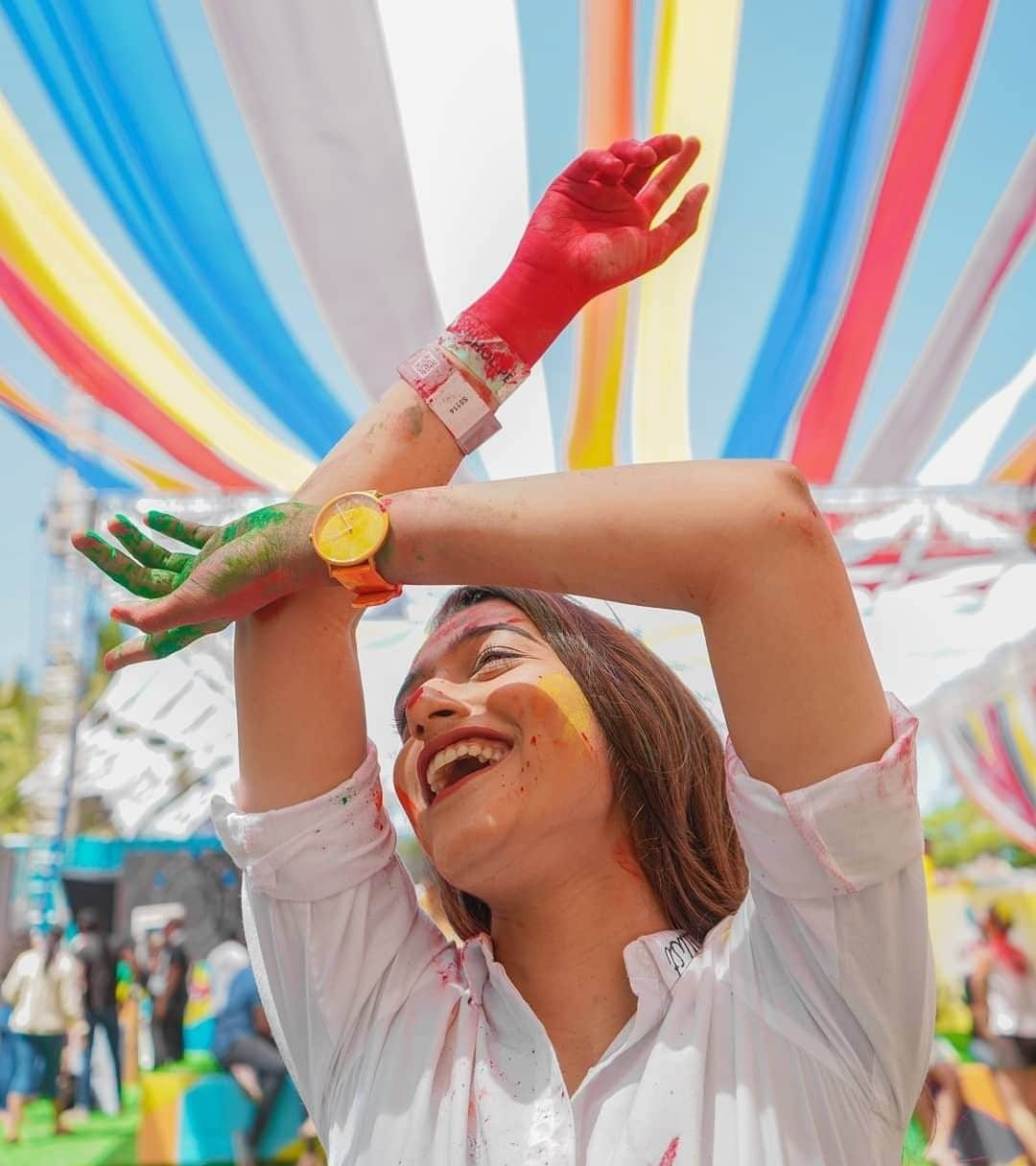 スカーゲンさんのインスタグラム写真 - (スカーゲンInstagram)「Wishing you all a colorful and joyful spring season. #HappyHoli #SKAGENinColor Photo by @aashiadani」3月23日 6時25分 - skagendenmark