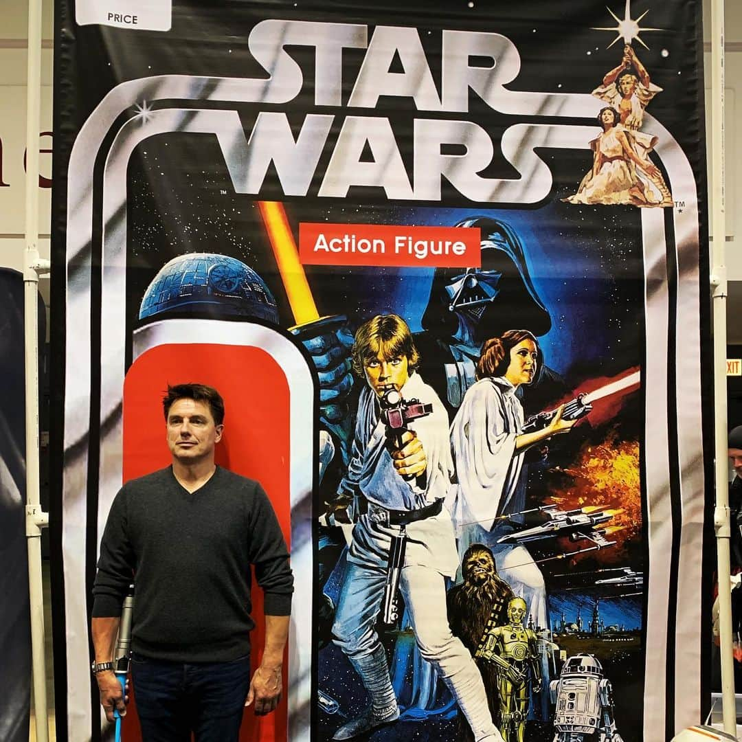 ジョン・バロウマンさんのインスタグラム写真 - (ジョン・バロウマンInstagram)「Would you buy me if I was a #starwars action figure? #c2e2 jb」3月23日 6時28分 - johnscotbarrowman