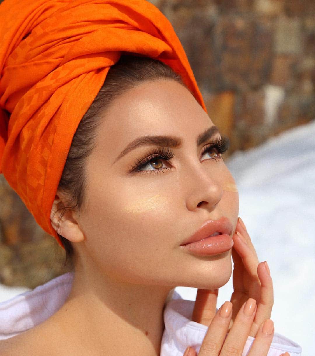 のインスタグラム：「“Glowing skin is ALWAYS in & Banana Bright Primer leaves my skin looking luminous and young all day long.” - @jadeywadey180. Leave a 🍌 if you’re loving @jadeywadey180’s glow from this primer ⬇️ #Regram」