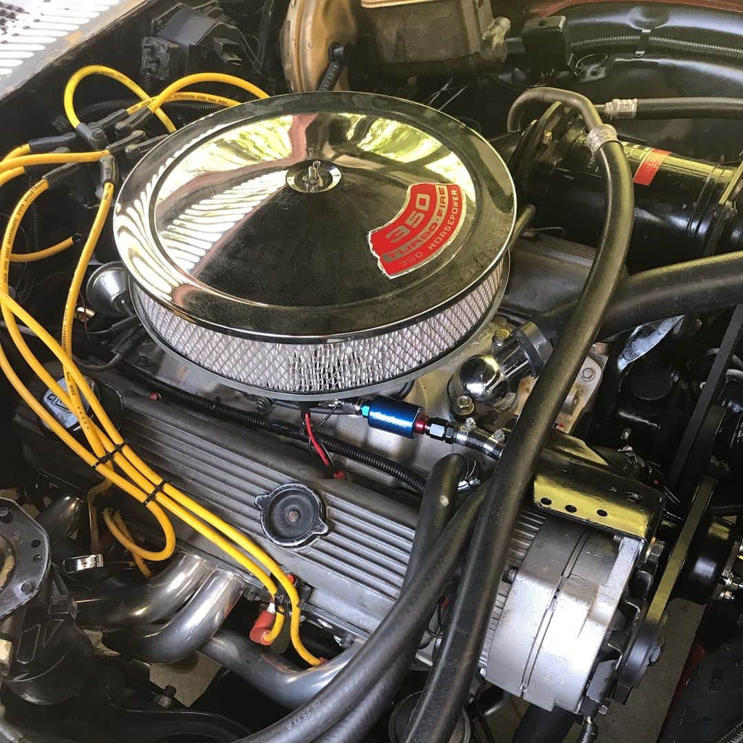 ストーン・コールド・スティーブ・オースチンのインスタグラム：「Doing research on the 1974 Camaro Z-28. Motor is 383 stroker from @tristarengines and is rated at 430 HP and 460 Torque. Strong enough to patrol the mean streets of Los Angle Eze. #chevy #camaro #z28 @suprsonix」
