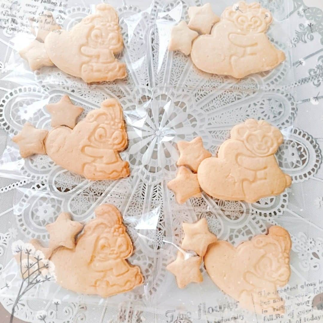 大堀恵さんのインスタグラム写真 - (大堀恵Instagram)「幼稚園のお友達6人でおでかけ♪娘とクッキーを焼きました♪#クッキー」3月23日 6時53分 - ohorimegumi
