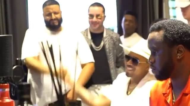 ファンクマスター・フレックスのインスタグラム：「@djkhaled Album on the way!!!! May 17th!!!!」