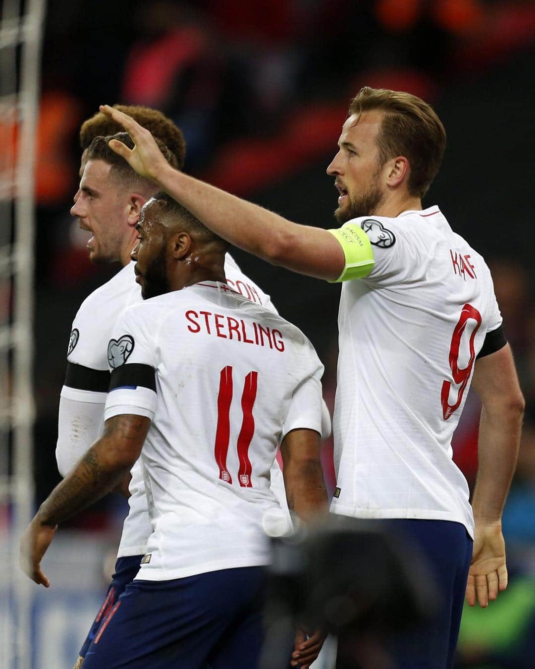 ハリー・ケインのインスタグラム：「Great start to the qualifiers! Congratulations on the hat-trick @Sterling7 👍 #ThreeLions #Euro2020」
