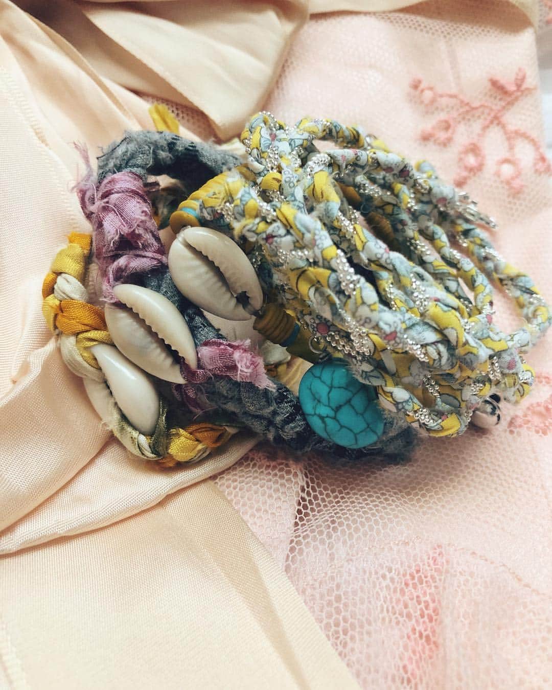 のインスタグラム：「Mermaid essentials 🧜🏼‍♀️ Tap to shop it ALL」