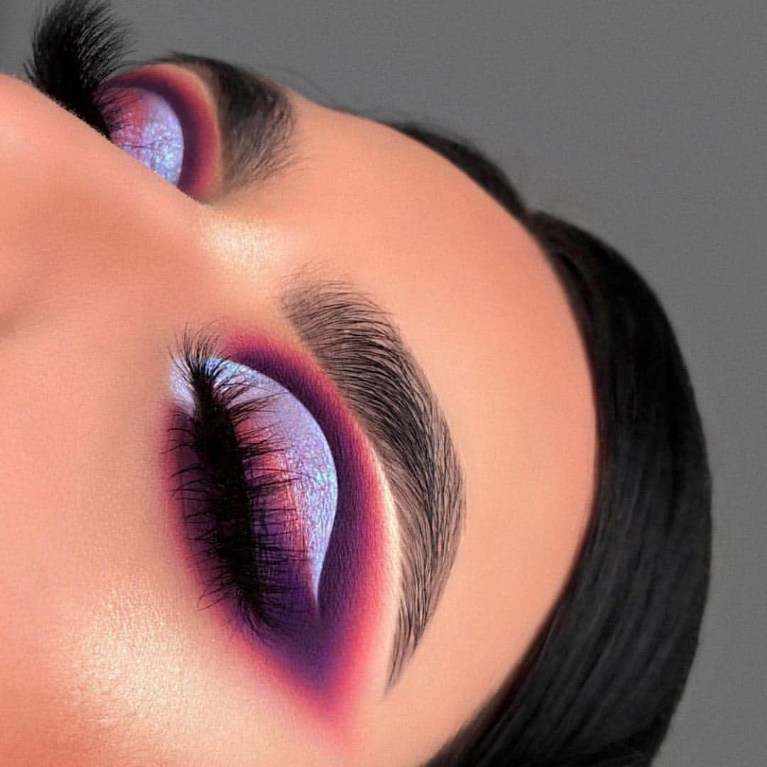 Anastasia Beverly Hillsさんのインスタグラム写真 - (Anastasia Beverly HillsInstagram)「💜 @lisleary  BROWS •  Brow Wiz in shade “Ebony” set with Clear Brow Gel  EYES • RIVIERA 🛳 Palette」3月23日 7時18分 - anastasiabeverlyhills