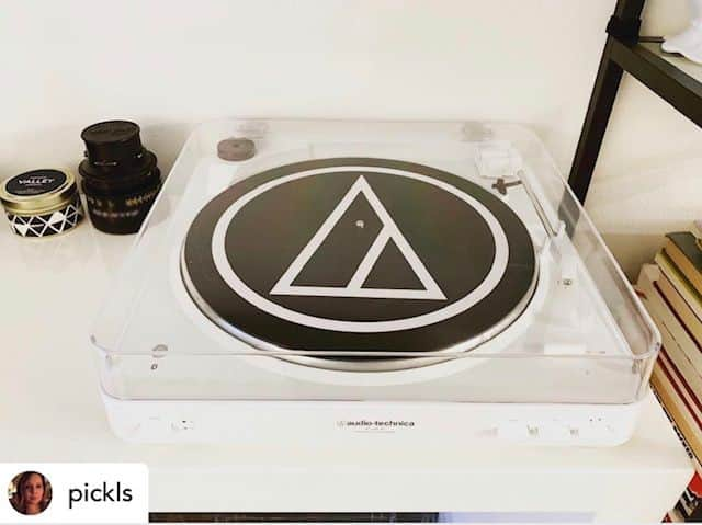 Audio-Technica USAさんのインスタグラム写真 - (Audio-Technica USAInstagram)「#FanPhotoFriday: Vinyl fans love Audio-Technica turntables, like @pickls with her AT-LP60-BT! . . . #Vinyl #VinylJunkie #ATLP60BT #LP60BT #AudioTechnica #Records #LP #Turntable」3月22日 22時43分 - audiotechnicausa