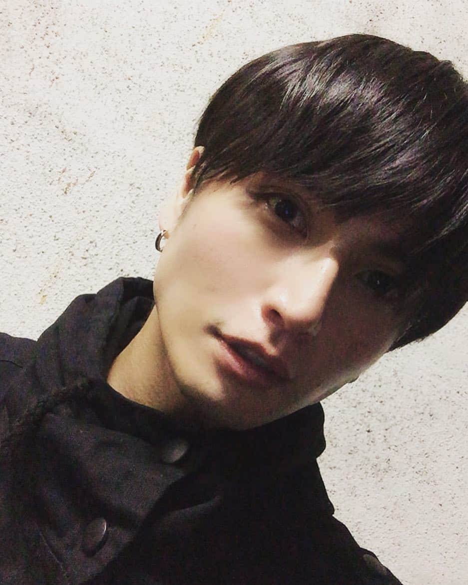 友常勇気さんのインスタグラム写真 - (友常勇気Instagram)「oh? The weather suddenly got cold... #友常勇気  #悪ノ娘 #稽古終了 #急に寒い #みんなも #体調管理 #気を付けてね」3月22日 22時53分 - yuki_tomotsune