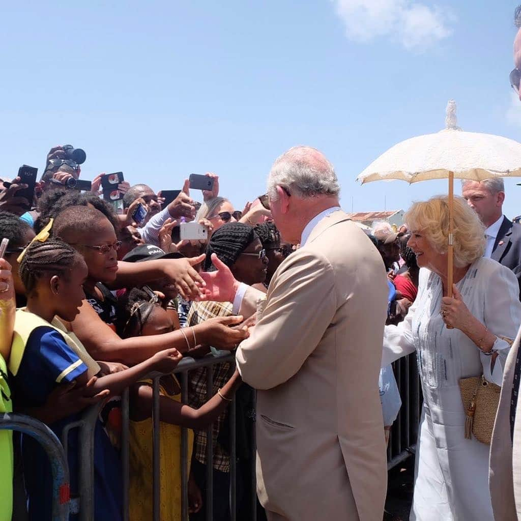 ロイヤル・ファミリーさんのインスタグラム写真 - (ロイヤル・ファミリーInstagram)「The Prince of Wales and the Duchess of Cornwall continued their Tour of The Caribbean this week, carrying out a number of engagements in Barbados, St Vincent and the Grenadines and St Kitts and Nevis.  His Royal Highness yesterday announced the launch of The Prince of Wales Commonwealth Scholarship - the programme will give Commonwealth students the opportunity to study subjects such as Climate Change, sustainability and the blue economy at Cambridge University. #RoyalVisitStKitts During #RoyalVisitBarbados, @lionelrichie was unveiled as the first Global Ambassador of The Princes Trust - The Prince's Trust International was founded by The Prince of Wales in 2015 to share the successful programmes of @princestrust and reach more young people worldwide. Meanwhile, The Duchess of Cornwall attended a #CommonwealthBigLunch pupils at the Derrick Smith School - The Big Lunch encourages people to come together to share food and friendship and make new connections. As part of #RoyalVisitStVincent The Prince of Wales visited The Prospect Brighton Mangrove, the only remaining white mangrove and coastal forest in mainland St Vincent and home to unique wildlife, including blue land crab and red footed turtle.  Follow @ClarenceHouse for more details on The Prince of Wales and The Duchess of Cornwalls' Caribbean Tour.」3月22日 22時58分 - theroyalfamily