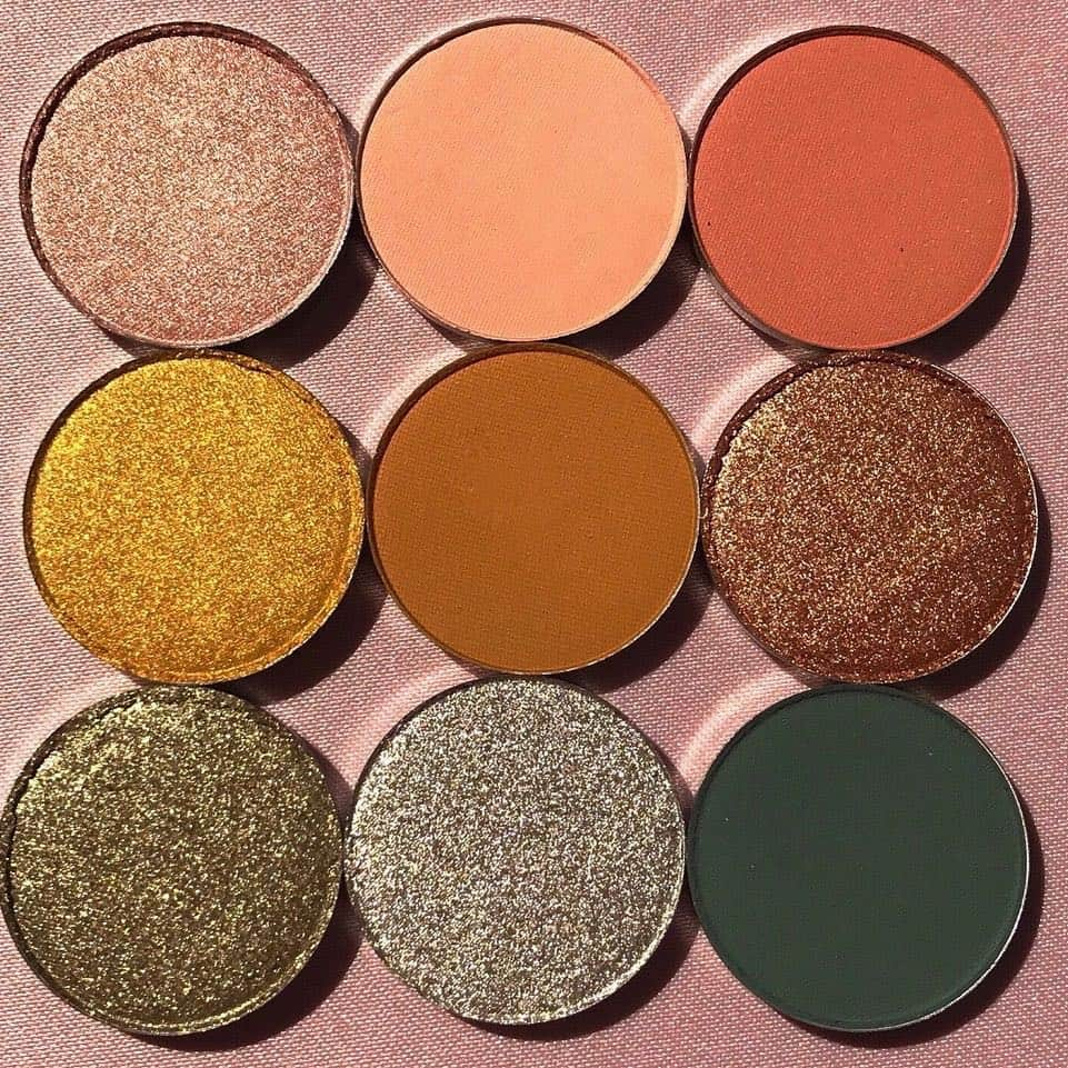 Kylie Cosmeticsさんのインスタグラム写真 - (Kylie CosmeticsInstagram)「EYESHADOW SINGLES 💕 Mix + match them for your very own custom #KylieCosmetics palette!」3月22日 23時04分 - kyliecosmetics