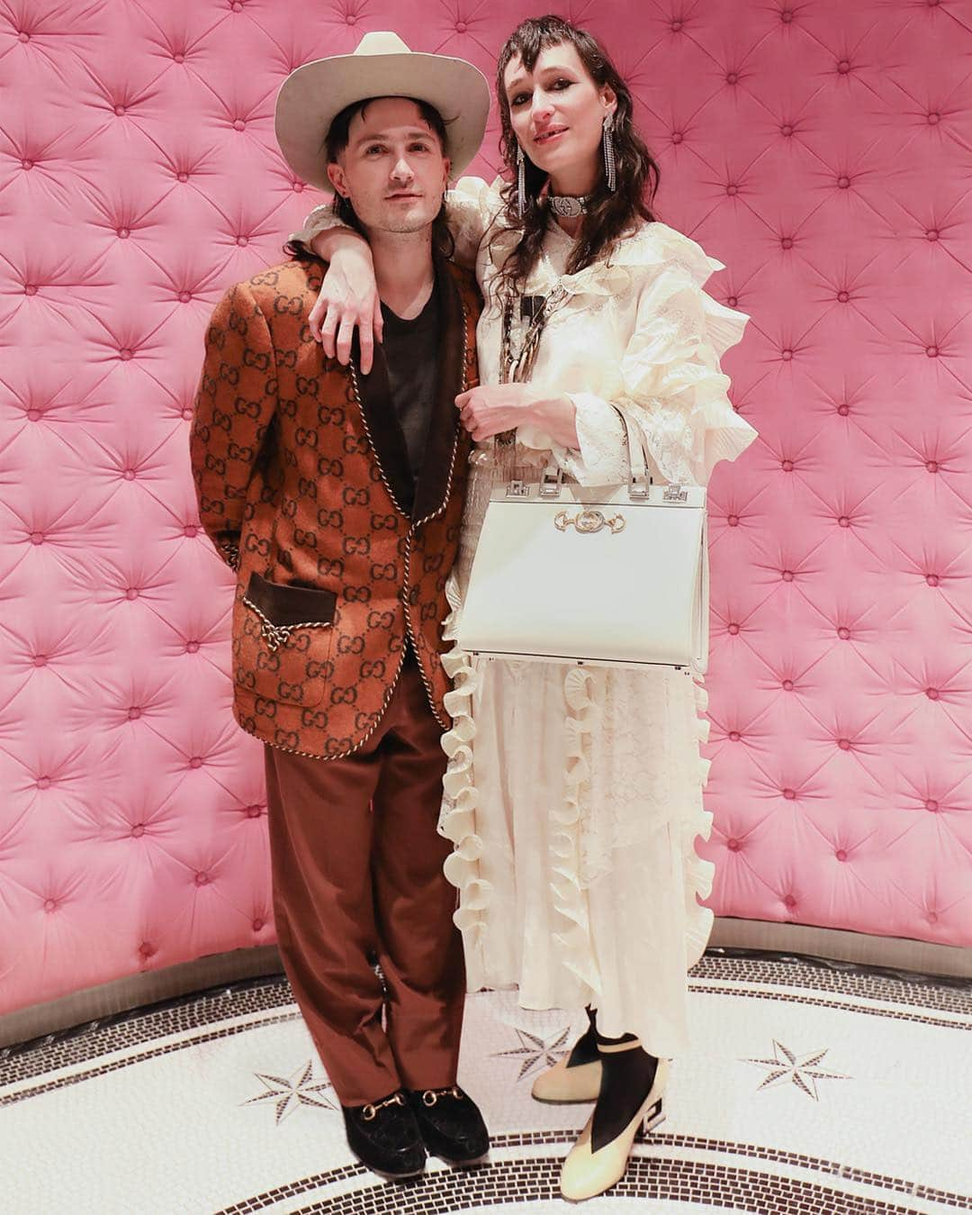 グッチさんのインスタグラム写真 - (グッチInstagram)「Guests at #Gucci’s store in Chengdu for a special event to celebrate the launch of #GucciZumi—@alessandro_michele’s new handbag design. Discover more through link in bio. #AlessandroMichele #GucciSS19」3月22日 23時06分 - gucci