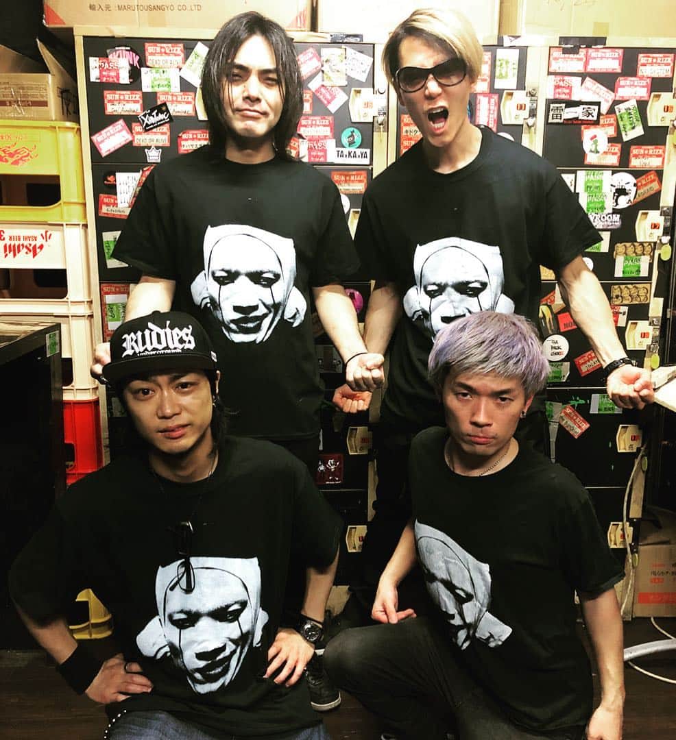 のインスタグラム：「THE WASTED ﻿ “Fantastic Revolution” リリースツアー初日﻿ ﻿ 「Shunpのエルレ」で参加してきました。﻿ ﻿ コピーバンドでライブに出るって凄く久しぶりだったから、めっちゃ新鮮な気持ちで楽しかったー！！﻿ ﻿ 誘ってくれたShunp、ありがとう！﻿ ﻿ Jong君、ELLEGARDENへの敬意が伝わる最高の歌声だったよーありがとう！﻿ ﻿ そして、2バンド出演で大忙しだったZACK、最高のドラムをありがとう！﻿ ﻿ ライブを観てくれた皆さん、ありがとうございました！」