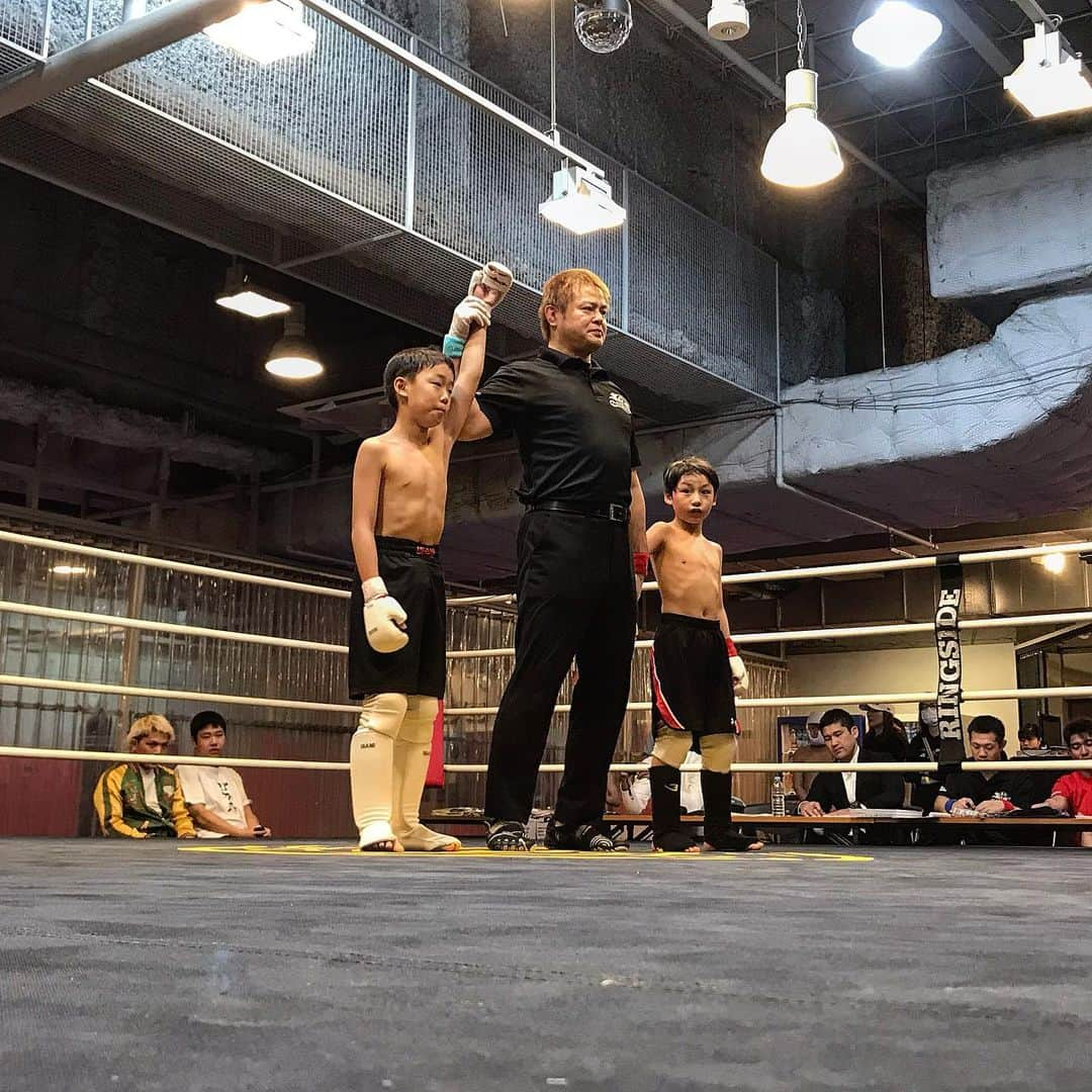 阿部裕幸さんのインスタグラム写真 - (阿部裕幸Instagram)「AACCキッズMMAチーム、キッズ修斗に3名出場‼️ グラップリングも修斗も大活躍😊 頑張りました👍🏻 AACC Kids MMA team, fight in Kids Shooto everyone is good!!!! #aacc #aaccmma #aacckids #aacckidsmma #mma #shooto #amatuershooto #aaccキッズ #キッズMMA #キッズ修斗 #アマチュア修斗 #grappling #グラップリング #tokyofreefight8 #東京フリーファイト8」3月22日 23時18分 - abeani111