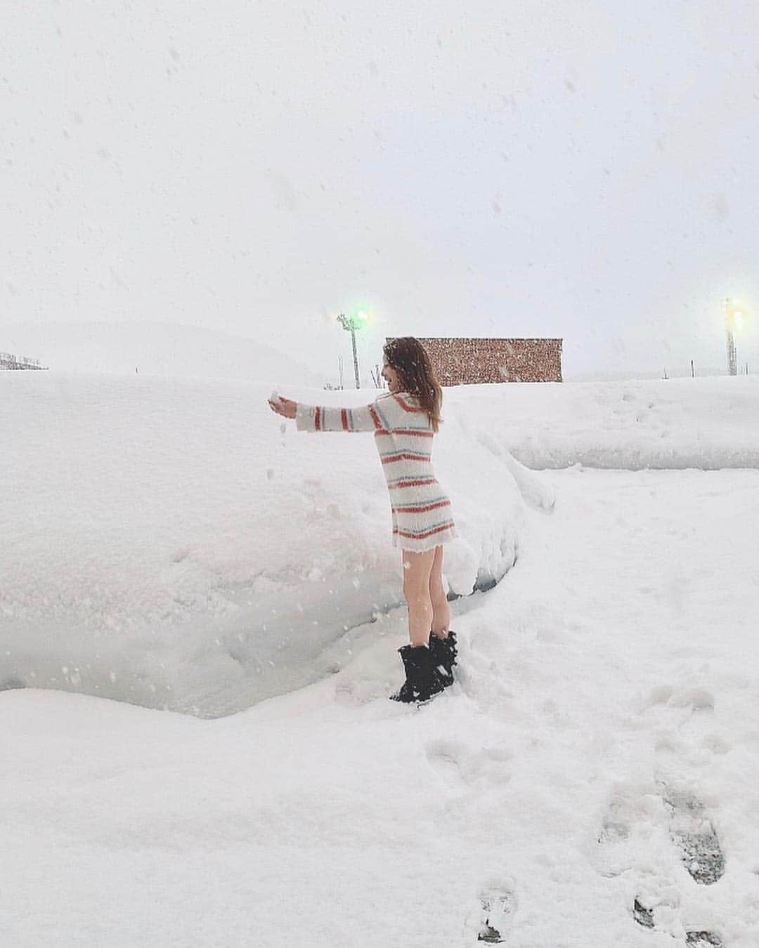 亜里沙さんのインスタグラム写真 - (亜里沙Instagram)「Playing with snow⛄️♡」3月22日 23時28分 - alisa_0302