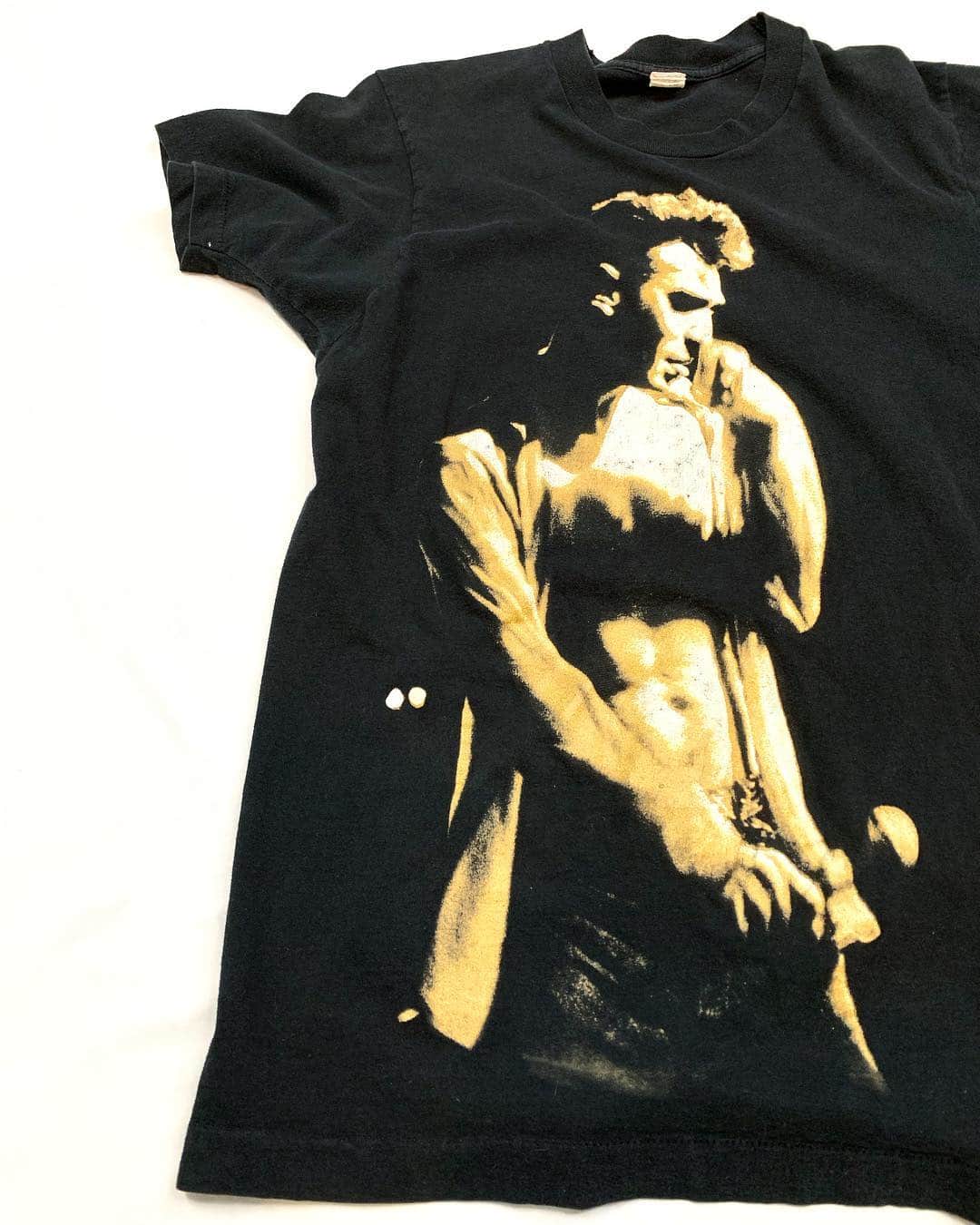 のインスタグラム：「JAMMRU 入荷オープンは3/23です！ 3/23 NEW ARRIVAL!! [#jammru_tee] 90's Morrissey .  商品のお問い合わせは3/25月曜日以降お電話で承ります。 . #お問い合わせはお電話で承ります #jammru #osaka  #fashion  #streetstyle  #streetfashion  #vtg  #vintage  #used  #usedclothing  #古着 #古着屋 #ファッション #70s #80s #90s #vintageshirt#Tshirt#tee#vintagetshirt#rocktshirt#bandtshirt#morrissey #thesmiths」