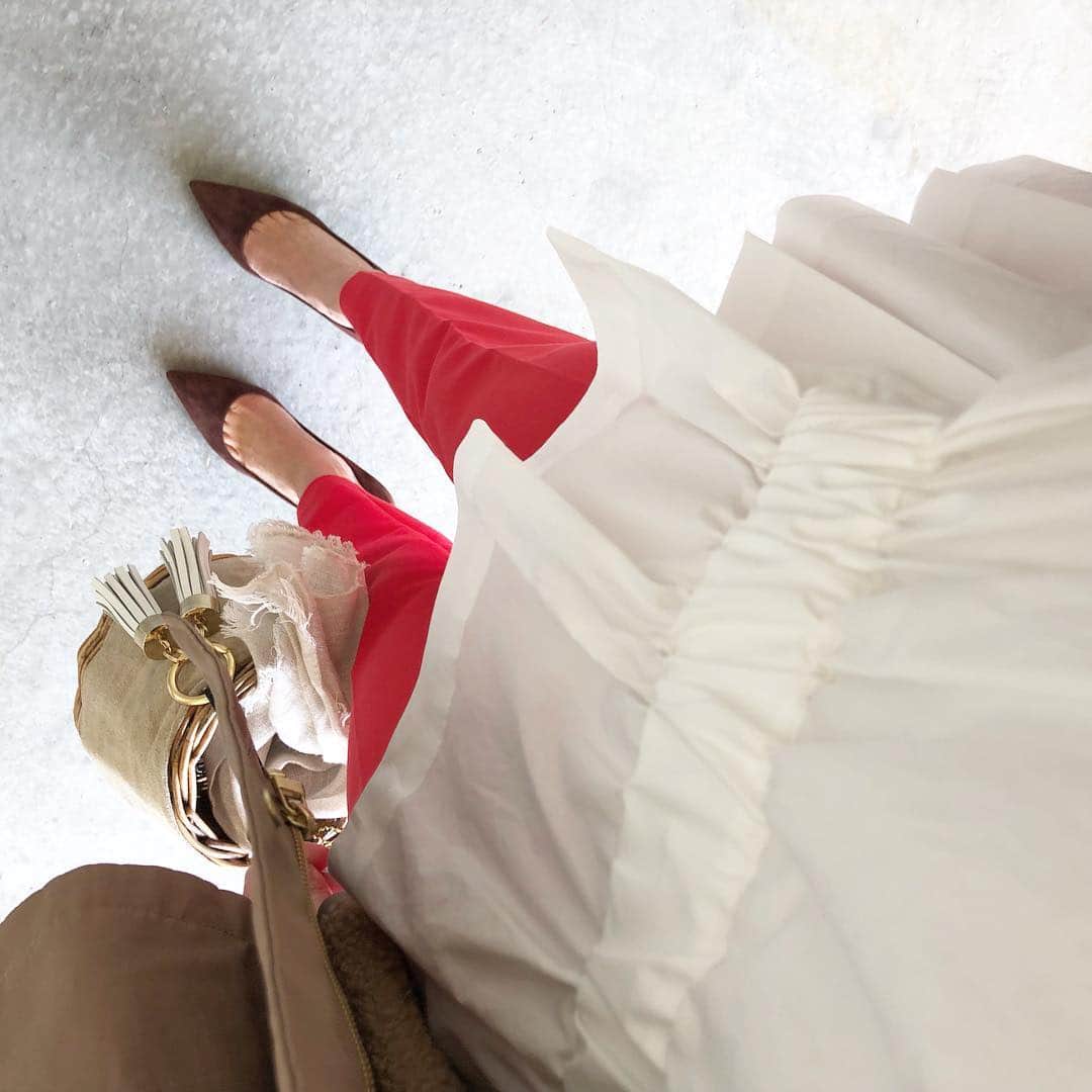 saaaay_kさんのインスタグラム写真 - (saaaay_kInstagram)「2019.03.22 今年2019年の開運カラーは赤💕 キャメルベージュと合わせました！ ・ ・ outer/ @stylebar.jp @emmataylor_ny  pants/ @lialapg @joint_space #lialapg#liala_fashion#pr ☞ センタープレス スリム パンツ [品番lpg711-0405] ・ ・ インナーの白ブラウスも一癖デザインで好き✨ blouse/ @slashe_official @a_aakimi #slashe#slashe19ss#アッシェ#アッシェ19ss ・ ・ くびれメイクにおすすめは6枚目に🤭 @venuscarve #ヴィーナスカーブ」3月22日 23時29分 - saaaay_k