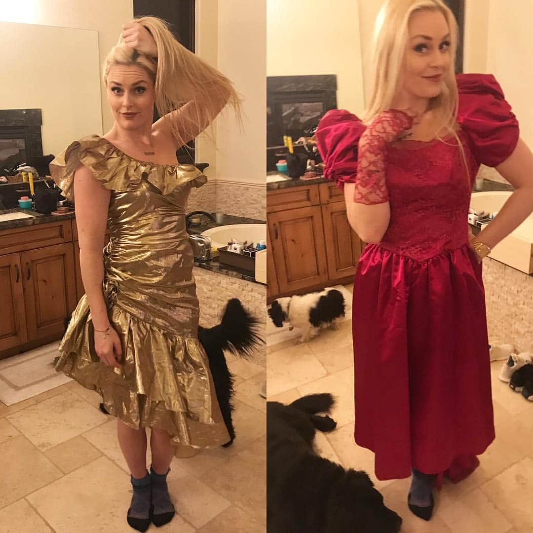 リンゼイ・ボンさんのインスタグラム写真 - (リンゼイ・ボンInstagram)「My @lindseyvonnfoundation fundraiser is coming up on the 29th and I can’t decide on a costume?! It’s 80’s prom theme👗 Which one do you like? Gold or Red?  Head to lindseyvonnfoundation.org for tickets. I got these two gems on Etsy 😁 #minusthesocks」3月22日 23時37分 - lindseyvonn