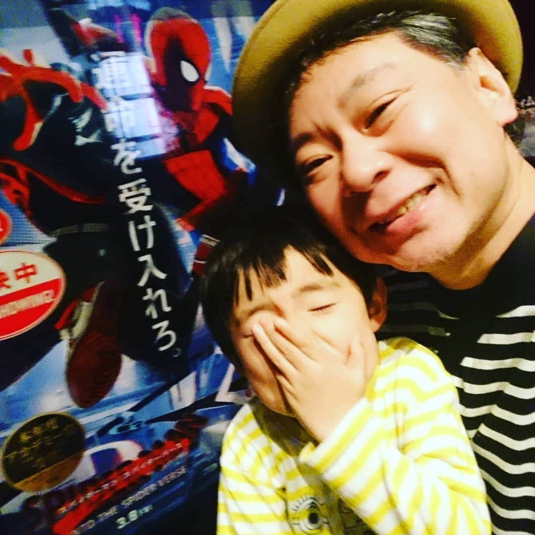 鈴木おさむさんのインスタグラム写真 - (鈴木おさむInstagram)「今日はスパイダーマンバースを３才の息子と見る。めちゃくちゃのめちゃくちゃ面白かった！やべー！で、夜は会議３発やってクタクタ！」3月22日 23時42分 - osamuchan_suzuki