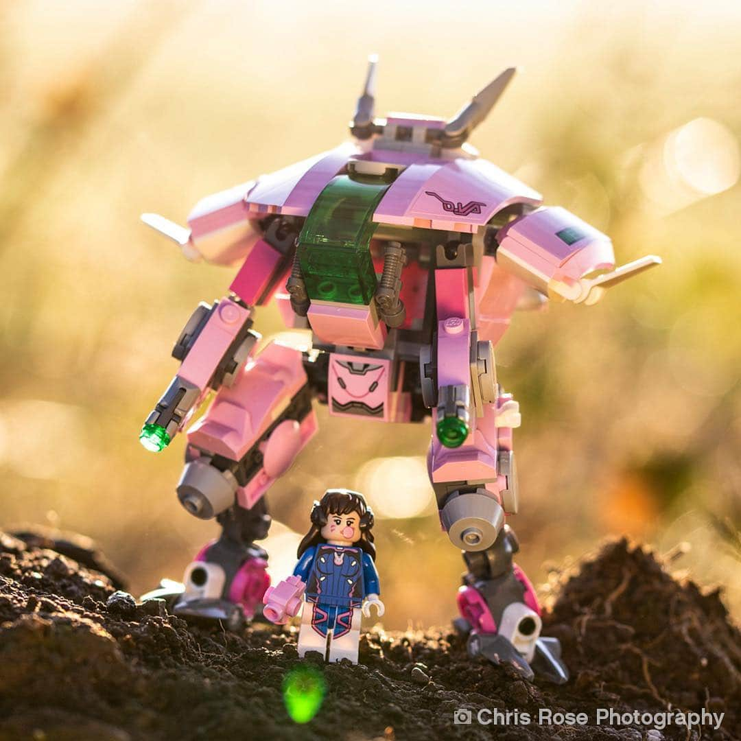 LEGOさんのインスタグラム写真 - (LEGOInstagram)「Find your hero! @playoverwatch  #LEGO #Overwatch #UGC #FanFriday #FanMade 📸 credit: @bevvypix @chrisrosephoto  @alanrappa  @reiterlied」3月22日 23時57分 - lego