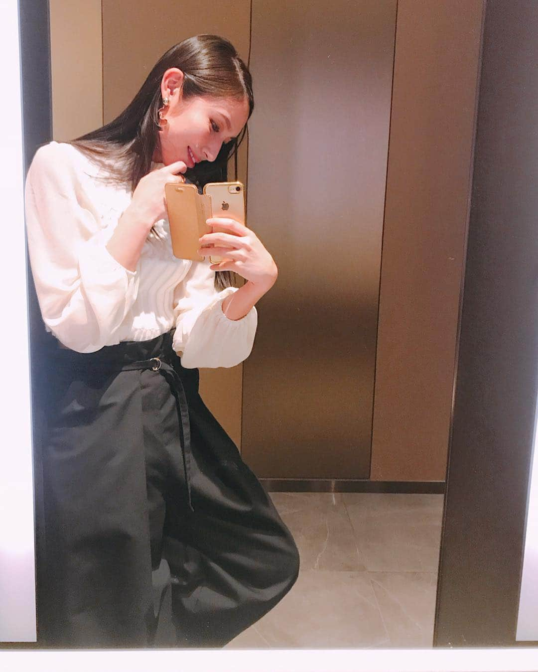 DJ MANAMI（松迫愛実）さんのインスタグラム写真 - (DJ MANAMI（松迫愛実）Instagram)「「今日卒業式だったの？」って言われたファッション☺️🌸 . . . #dj #djmanami #femaledj #theprincegallerytokyokioicho  #何からの卒業だろう #願望はポンコツからの卒業」3月23日 0時10分 - djmanami