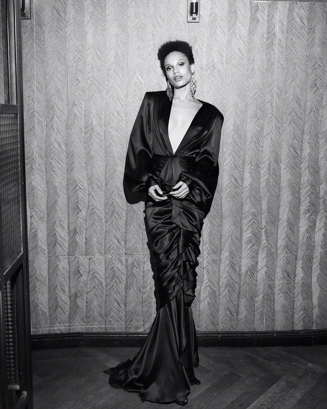 Galia Lahavさんのインスタグラム写真 - (Galia LahavInstagram)「She shines through the night | The stunning #Belinda dress #GLFashion @gl__fashion_」3月23日 0時24分 - galialahav