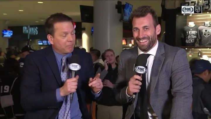 エリン・アンドリューズのインスタグラム：「My man @stolly28 has officially lived out my dream during a broadcast!! “You stay classy San Diego.” I’m living for this moment @lakings @patrick_oneal」