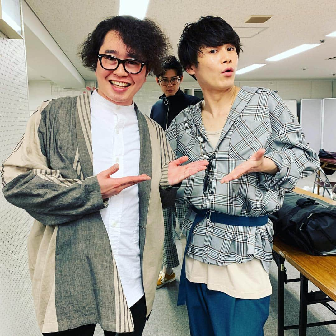 多田智佑さんのインスタグラム写真 - (多田智佑Instagram)「イマッぽフェスありがとうございました！ 生まれて初めての新潟、最高に楽しかったです！ 久しぶりに会った新潟住みます芸人の同期関田くんにも会えて良かった！ 後、吉本坂の仕事以外で初めてしゅんPに会えた！ 新潟ナイスゥー！！ #谷まりあ さん #トット #新潟住みます芸人関田 くん #祇園 #新潟住みます芸人大谷 くん #新潟住みます芸人いっすねー山脇 #おばたのお兄さん #しゅんしゅんクリニックP #WEGO」3月23日 0時25分 - tottotada