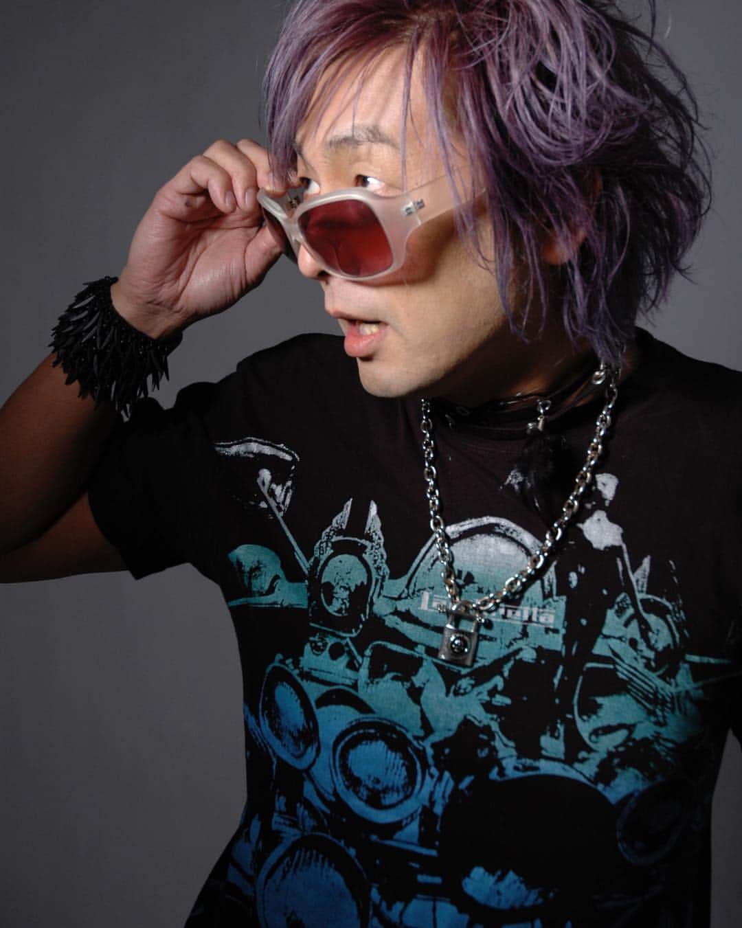 小柳“Cherry”昌法さんのインスタグラム写真 - (小柳“Cherry”昌法Instagram)「おっと！懐かしい写真が出て来た！ww  GLANZ結成当時のもの。9年前ってことか。髪の色も違った感じで。(^^) YEAH！ #cherry #小柳昌法 #LINDBERG  #ドラマー #GLANZ #2010年結成」3月23日 0時37分 - cherry_drummer
