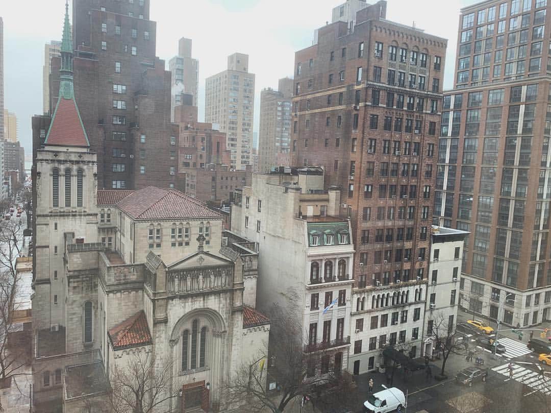 柳めぐみさんのインスタグラム写真 - (柳めぐみInstagram)「. . NYに来ていますー🗽 ずーーっと雨☔️🇺🇸 . #ニューヨーク #NY #マンハッタン」3月23日 0時31分 - yanameguchan