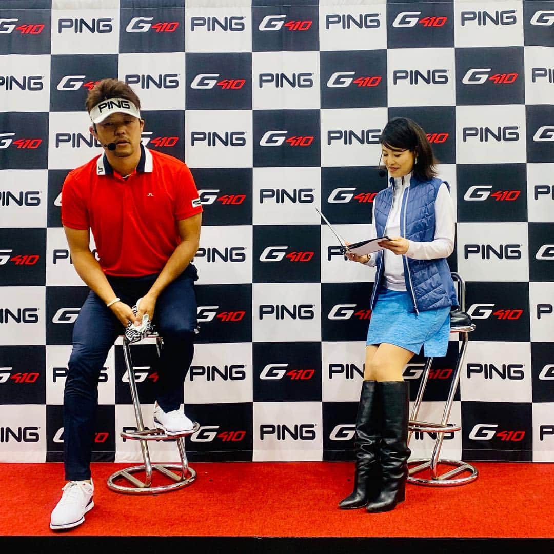 吉田玲奈さんのインスタグラム写真 - (吉田玲奈Instagram)「JAPAN  GOLF FAIR 2019 ⛳️ PING  GOLF JAPANのブースで17時〜は額賀辰徳プロとのトークショーでした✨昨日発売したばかりのG410ドライバー♩で試打していただき流石の300ヤード越え‼️真っ直ぐのボール速度は80に到達😲目の前で見られるなんて幸せです😋 明日もPING契約プロのトークショー是非観に来てくださいね✨😘 #ゴルフ #golf #ジャパンゴルフフェア2019 #額賀辰徳 プロ #ドライビングディスタンス１位  #飛ばし屋 #トークショー ゴルフ女子 #ping #pinggolfjapan #pinggolfwear #jgf #reinagolf」3月23日 0時44分 - reina.yoshida.ciel.1218