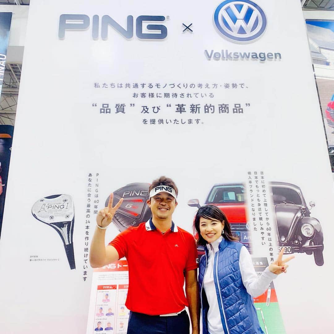 のインスタグラム：「JAPAN  GOLF FAIR 2019 ⛳️ PING  GOLF JAPANのブースで17時〜は額賀辰徳プロとのトークショーでした✨昨日発売したばかりのG410ドライバー♩で試打していただき流石の300ヤード越え‼️真っ直ぐのボール速度は80に到達😲目の前で見られるなんて幸せです😋 明日もPING契約プロのトークショー是非観に来てくださいね✨😘 #ゴルフ #golf #ジャパンゴルフフェア2019 #額賀辰徳 プロ #ドライビングディスタンス１位  #飛ばし屋 #トークショー ゴルフ女子 #ping #pinggolfjapan #pinggolfwear #jgf #reinagolf」