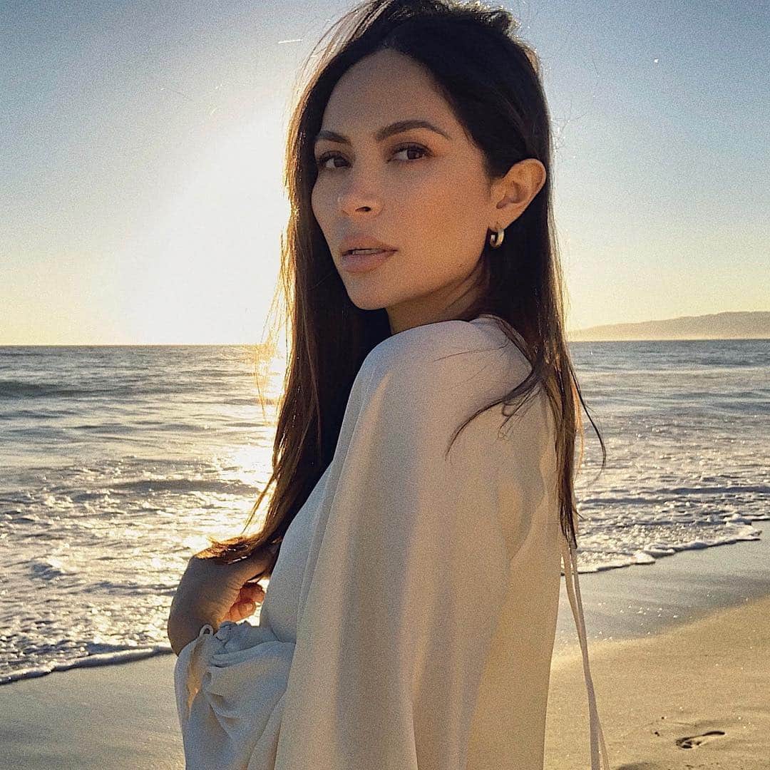 Marianna Hewittさんのインスタグラム写真 - (Marianna HewittInstagram)「Today on #WorldWaterday, I'm showing my support for @armanibeauty and their 10 year partnership with @UNICEFUSA to bring clean water to parts of the world that need it most. For every 1 bottle of Acqua di Gio and Acqua di Gioia sold, they provide 1 child 1 year of clean water 💧 #AcquaForLife」3月23日 0時55分 - marianna_hewitt