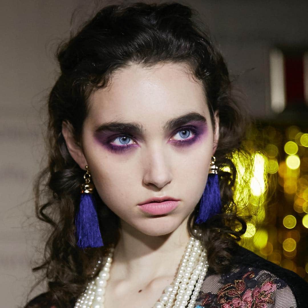 資生堂 さんのインスタグラム写真 - (資生堂 Instagram)「Tokyo Fashion Week  RIEKA INOUE GNU  @rieka_inoue_gnu  backstage hair and makeup by @shiseido_hma  #headmakeupartist by @chizurufuku  #headhairstylist by @junnakamura24  @shiseido  #visiblefeelsinvisible  #beautyreimagined  @shiseidopro_official  #shiseidoprofessional  #style #fashion #fashionphotographer  #fashionphoto #backstage  #backstagemakeup」3月23日 0時47分 - shiseido_hma