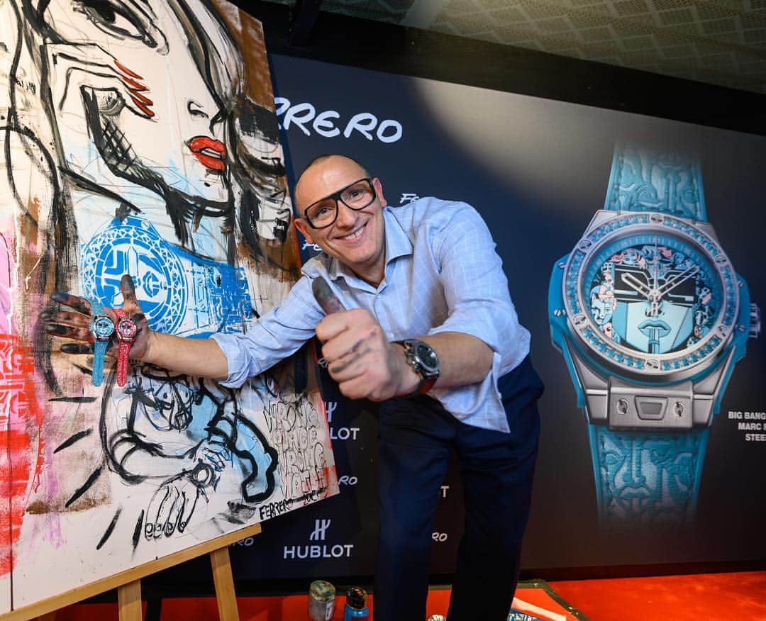 ウブロさんのインスタグラム写真 - (ウブロInstagram)「#HublotLovesArt! Special visit of french artist @marc.ferrero in our booth at #Baselworld2019! Check our Insta Stories. @ricardoguadalupe #BigBangMarcFerrero #HublotBaselworld #Baselworld #MarcFerrero」3月23日 0時54分 - hublot